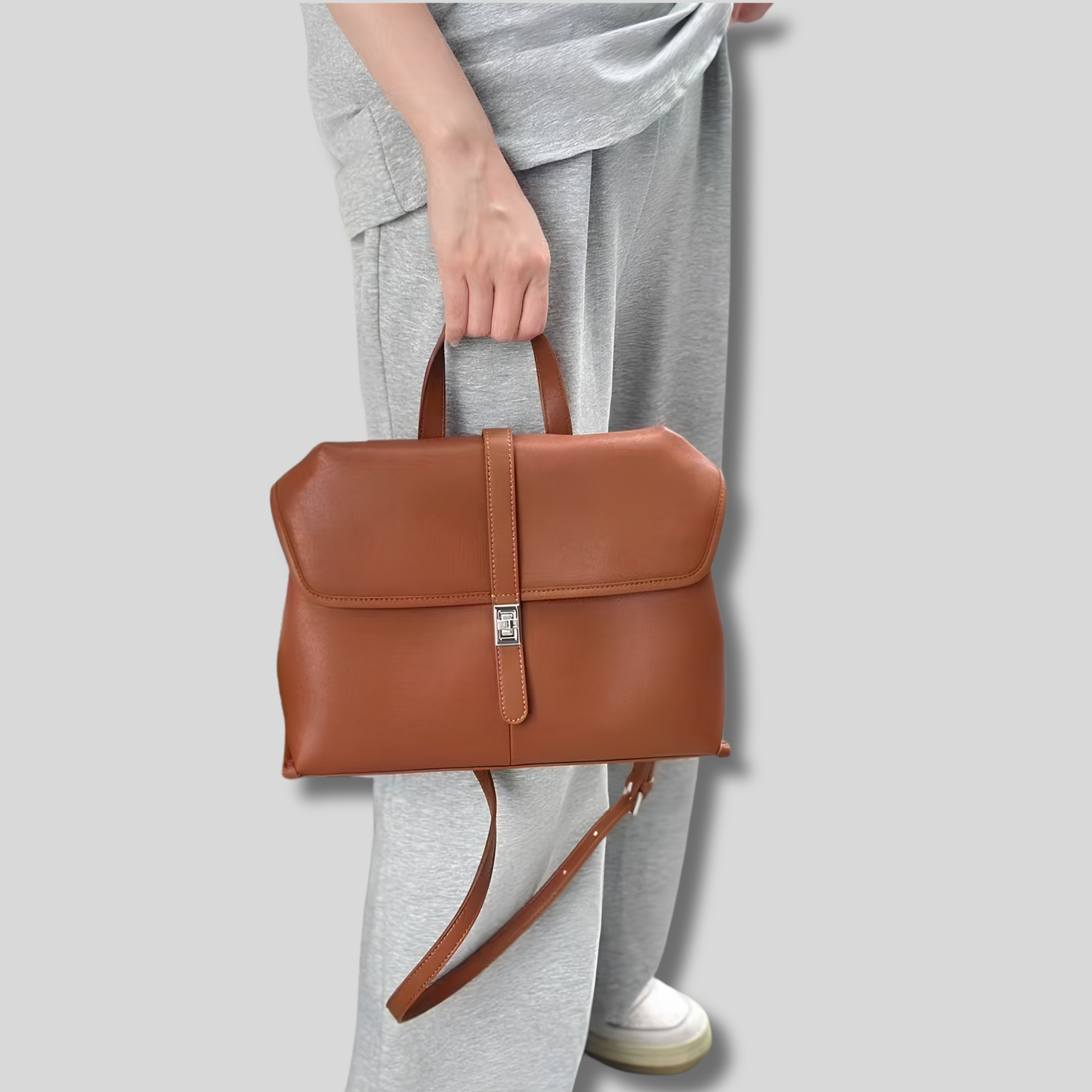 Sac Bandoulière Éloresse en cuir véritable porté à la main avec bandoulière ajustable