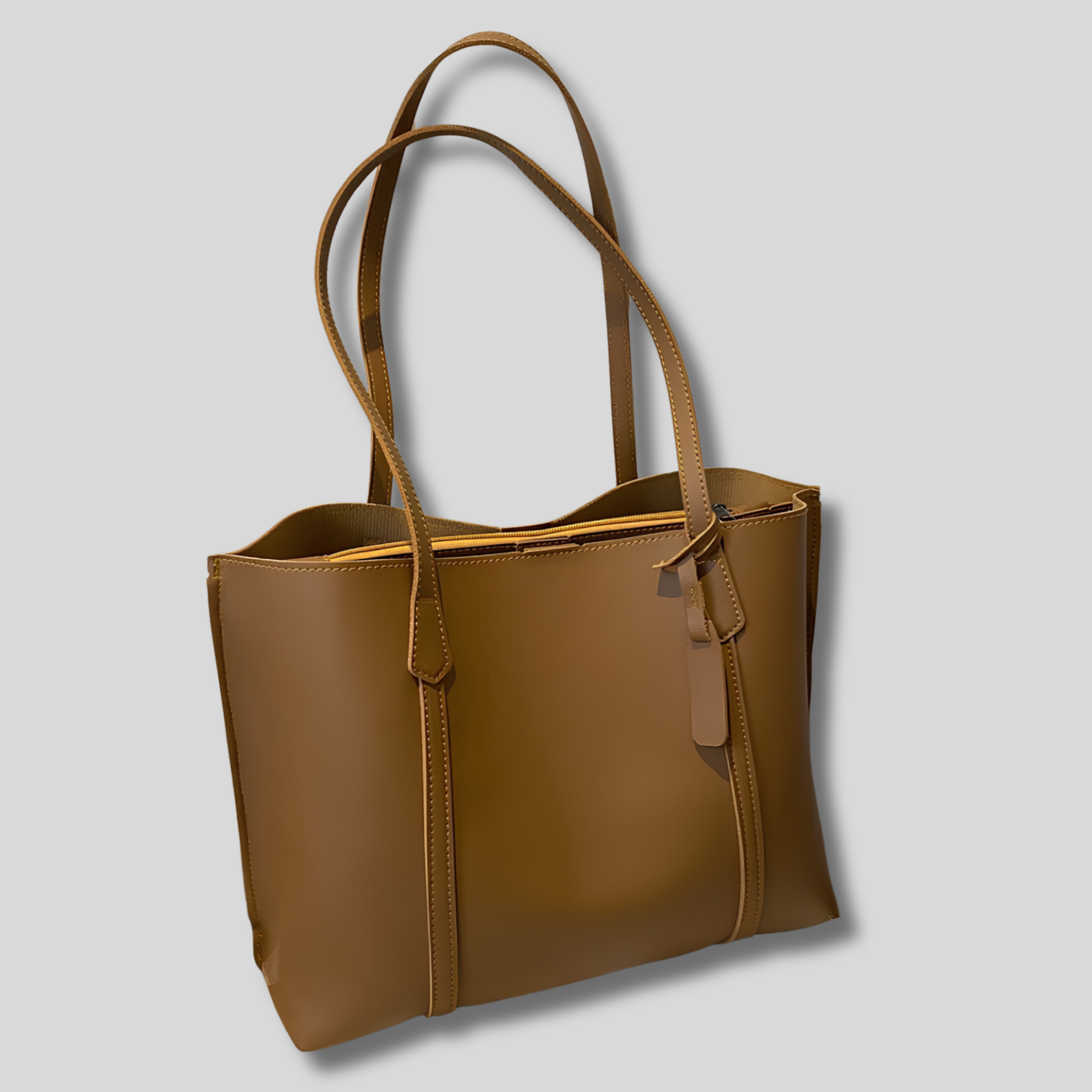 Sac Épaule Cabéria en similicuir marron – vue de face avec doubles anses et compartiment zippé