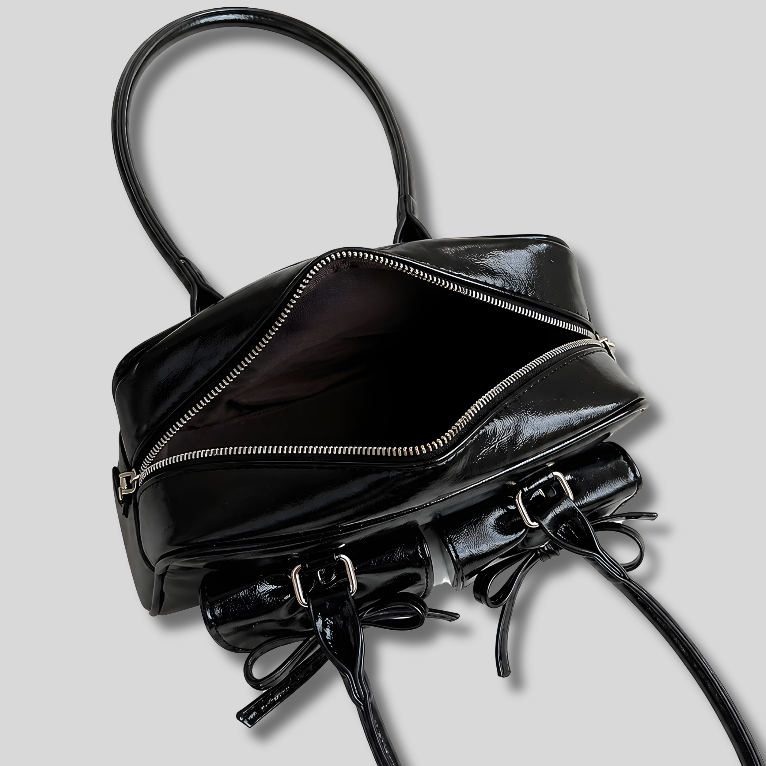 Sac épaule noir brillant ouvert avec fermeture zippée vue intérieure – AlluTurne