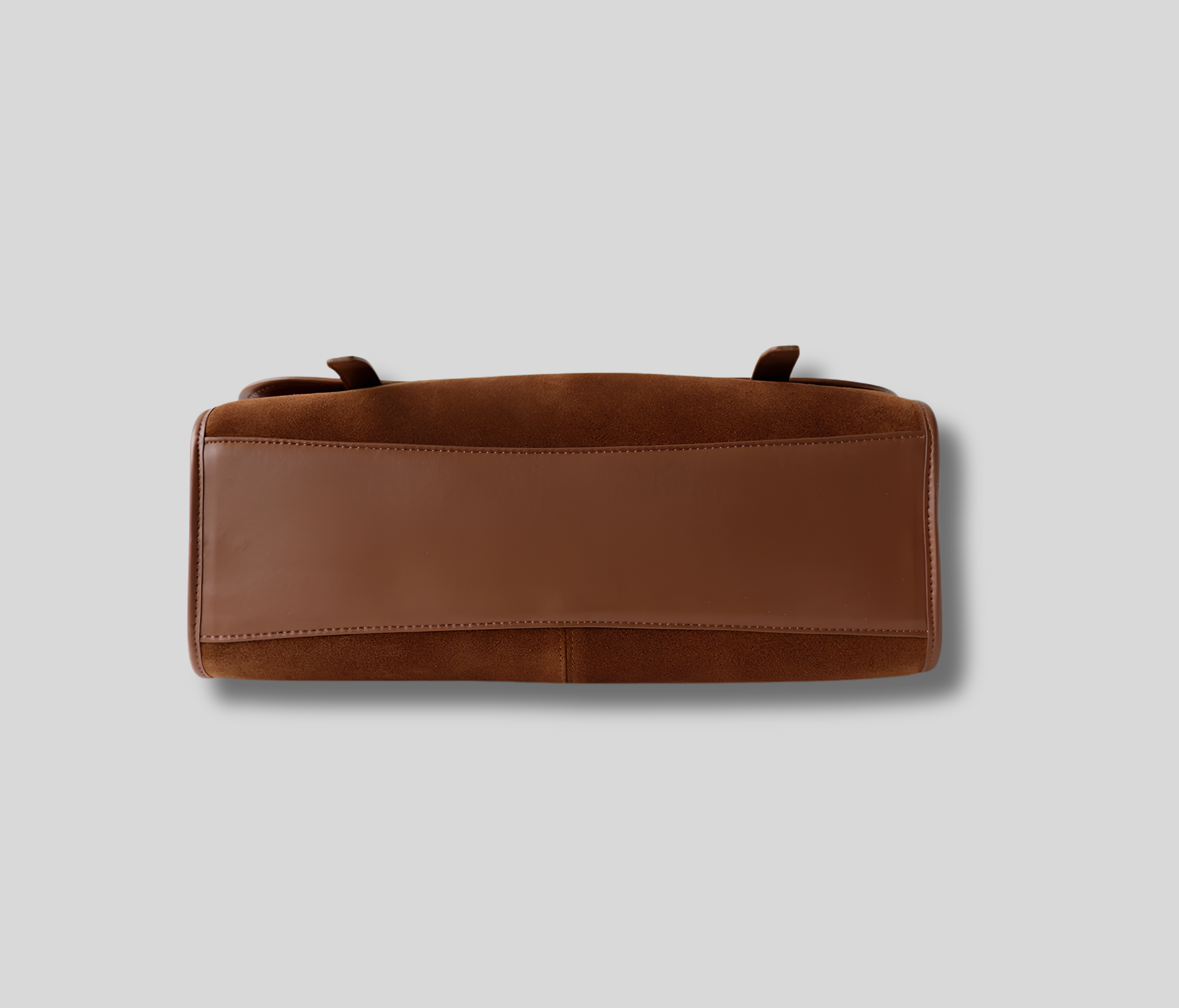Sac Épaule Maëlle en cuir véritable effet daim marron, base renforcée