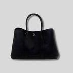 Sac cabas femme noir intemporel, finition effet cuir et style minimaliste – AlluTurne