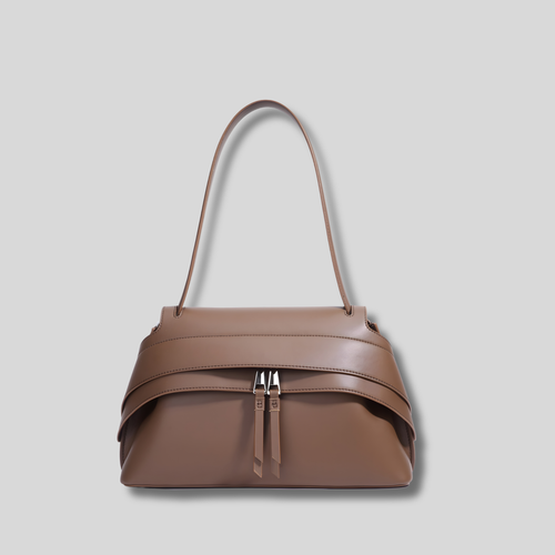 Sac bandoulière marron chic avec finition lisse et fermeture double zip – vue de face