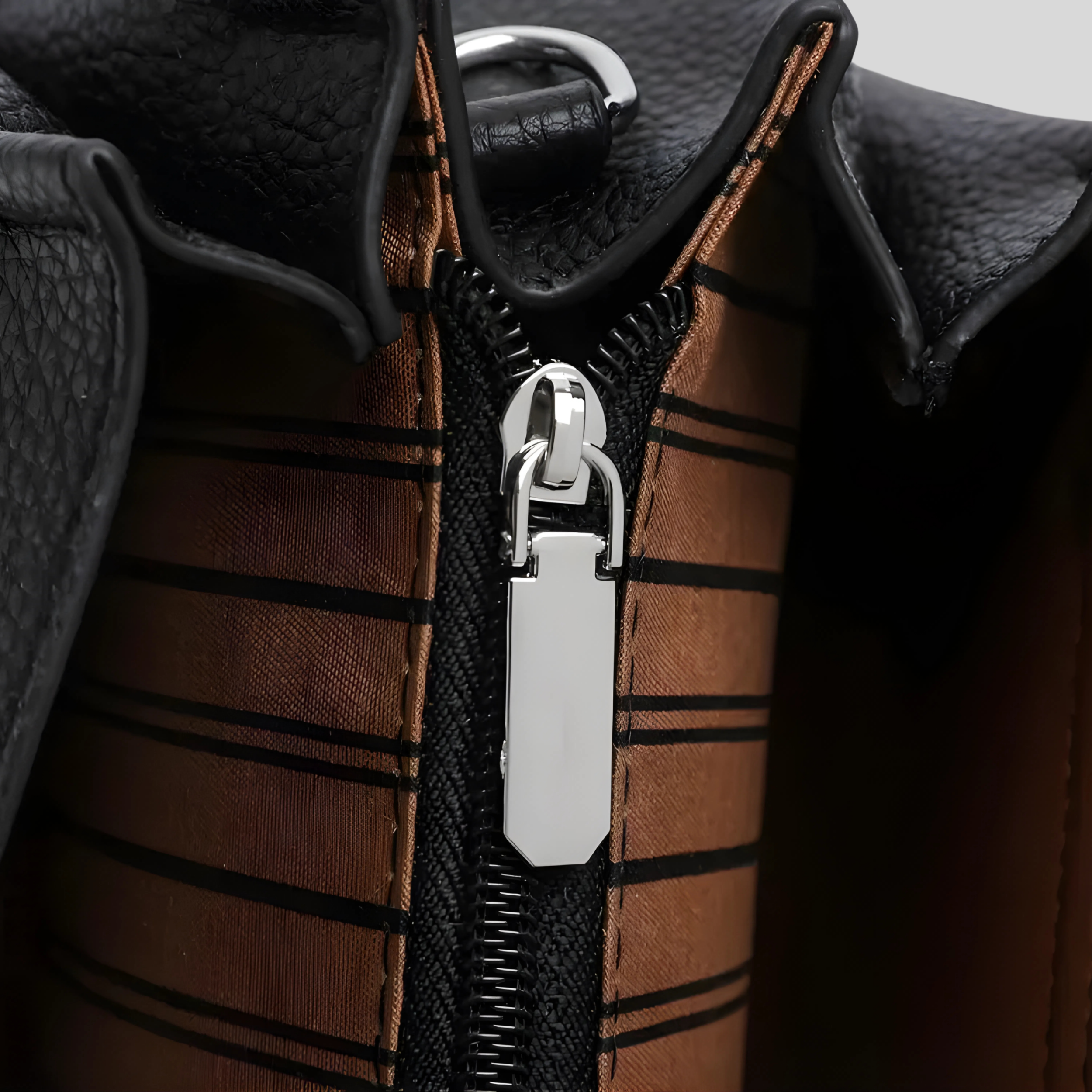 Détail fermeture éclair du sac bandoulière femme Veloria