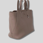 Sac cabas Évessia taupe en cuir véritable – vue de trois quarts