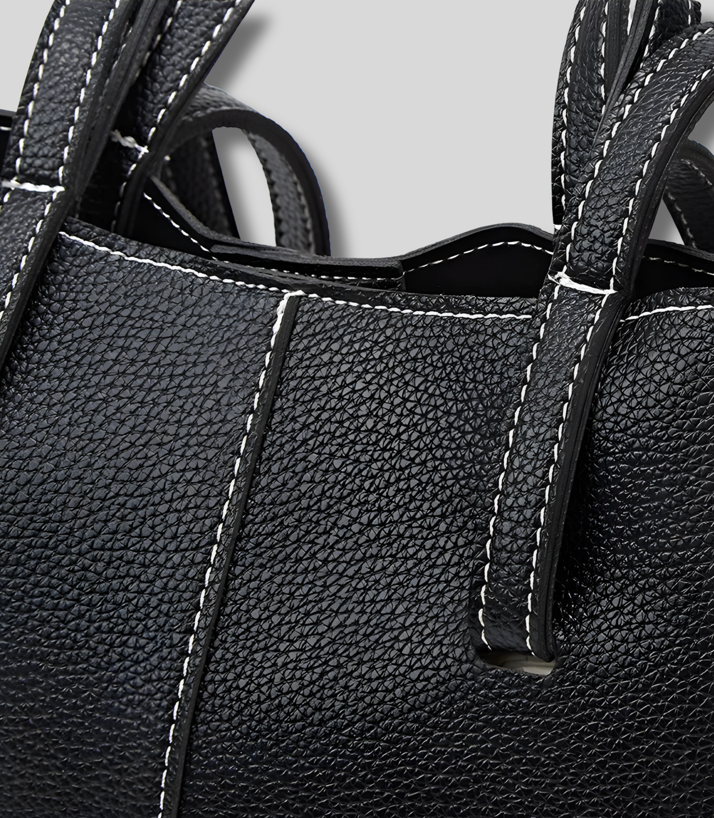 Détail du cuir et des coutures du Sac Cabas Maëline