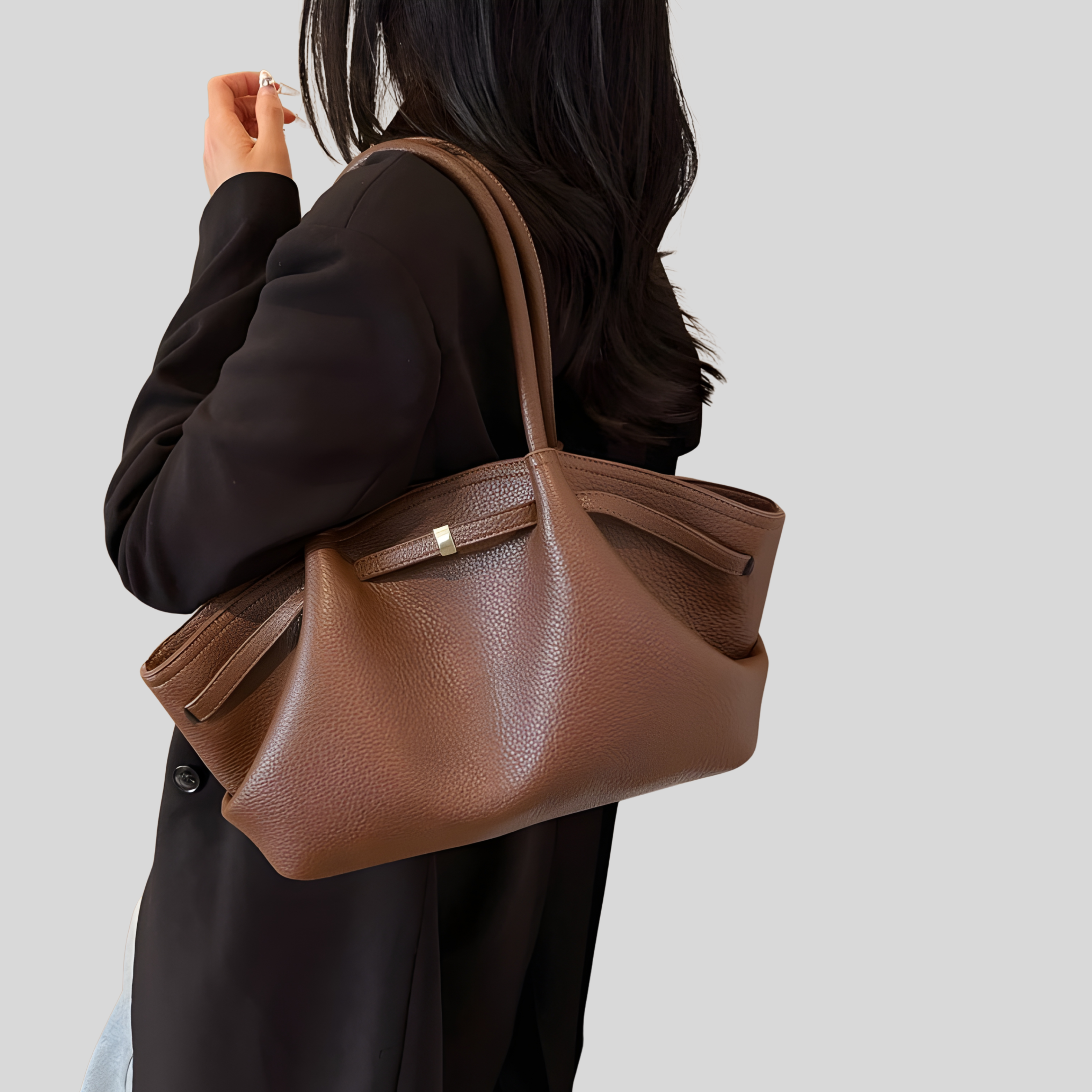 Sac Élise Intemporelle porté à l’épaule – sac cabas femme élégant et pratique