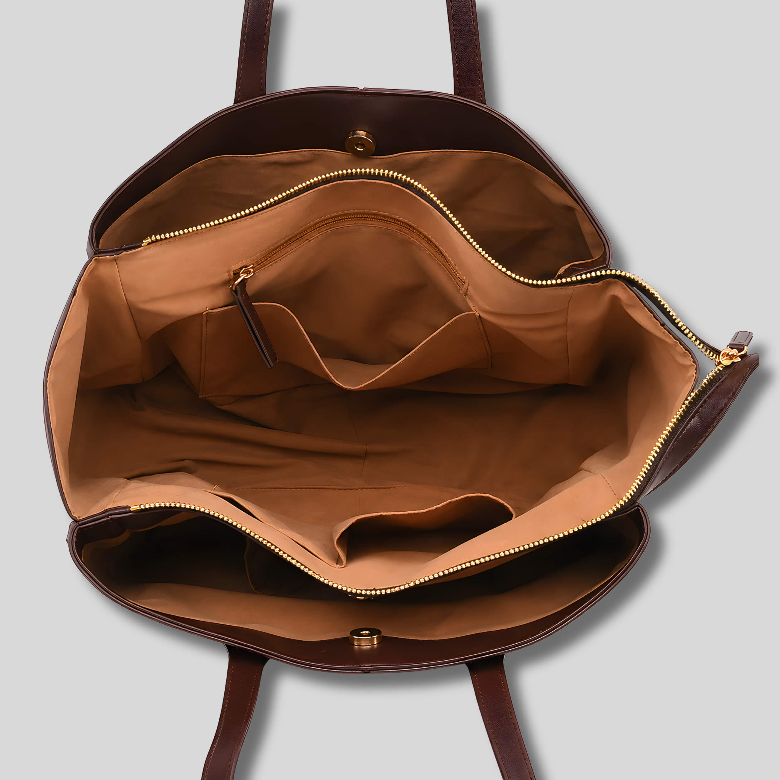 Intérieur du sac cabas marron foncé Soléane avec compartiments et poche zippée