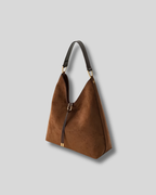 Sac cabas suédé marron vue latérale avec silhouette structurée
