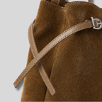 Détail de la suédine douce et des finitions du Sac Cabas Elvéra