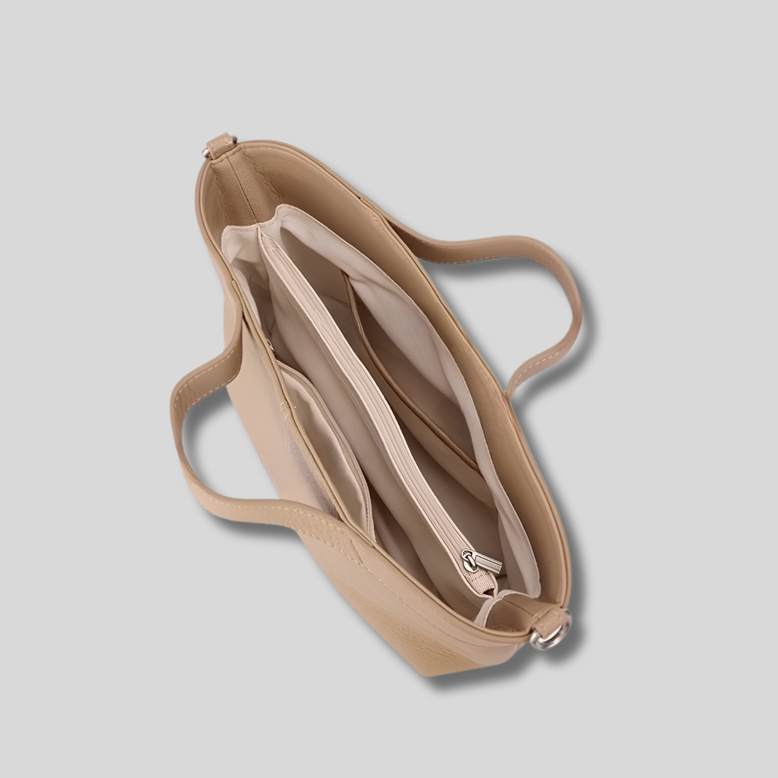 Intérieur spacieux du Sac Épaule Rovina avec multiples compartiments et poche zippée pour une organisation optimale